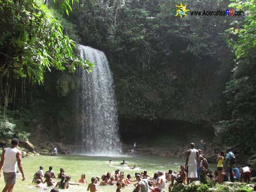 Balneario Salto de Socoa en la provincia Monte Plata