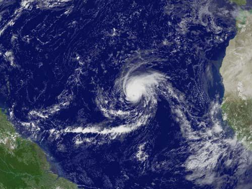 Meteorología da seguimiento a onda tropical ubicada cerca de las islas de Barlovento