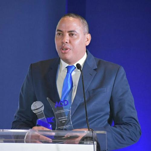 Entregan Premios ACD a la Excelencia