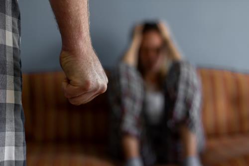 Culpar a la mujer y minimizar la violencia son ideas presentes en la sociedad dominicana
