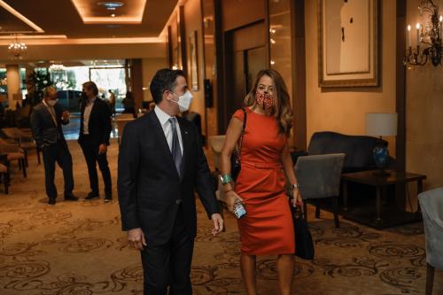 Directivos de cadenas hoteleras españolas y ejecutivos del Popular sostienen reunión