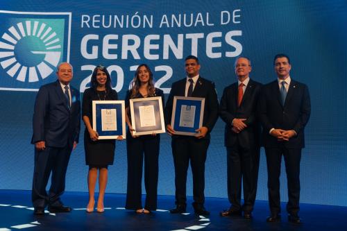 Banco Popular premia el talento y la dedicación de su cuerpo gerencial
