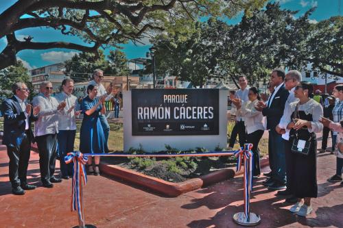 Popular, MICM y Primera Dama remozan parque Ramón Cáceres en Moca