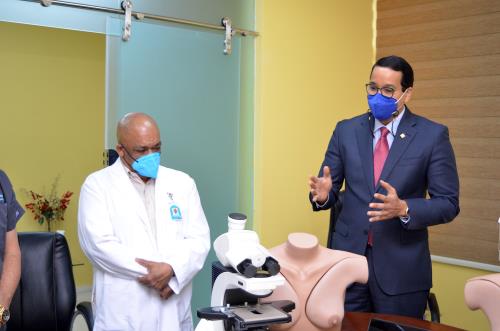 Fundación Popular entrega equipos médicos a la Maternidad Nuestra Señora de la Altagracia