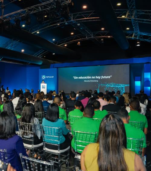 Popular incorpora 55 nuevos becados a su programa de becas