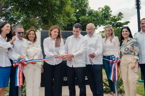 Banco Popular, ADN y MOPC entregan remozamiento parque Las Praderas