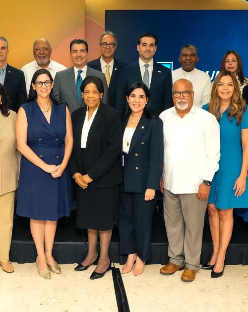 Banco Popular otorga 60 becas a jóvenes meritorios