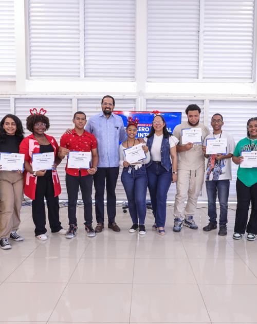 Reconocen logros y avances de jóvenes de Semilleros Digitales INTRO