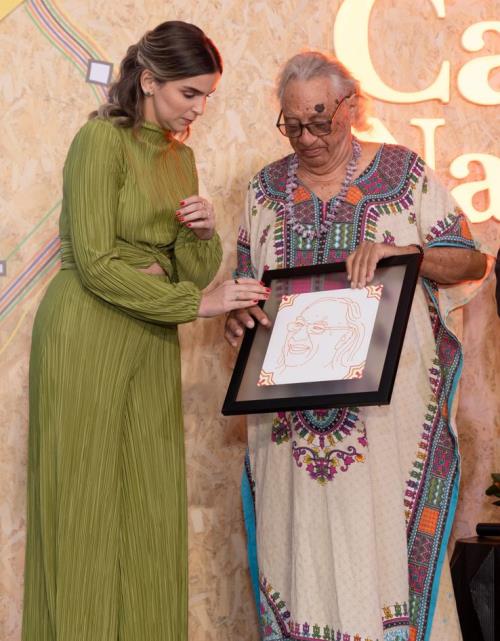 Dagoberto Tejeda recibe homenaje por trayectoria cultural en Cuarta Edición de Foro Caribe Naranja
