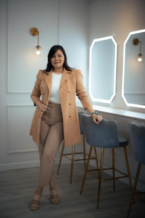 Avis Vásquez agradece nominación Premios a la Moda