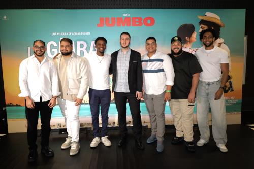 Realizan la premiere de "La Güira y La Tambora", dirigida por Adrian Pucheu.