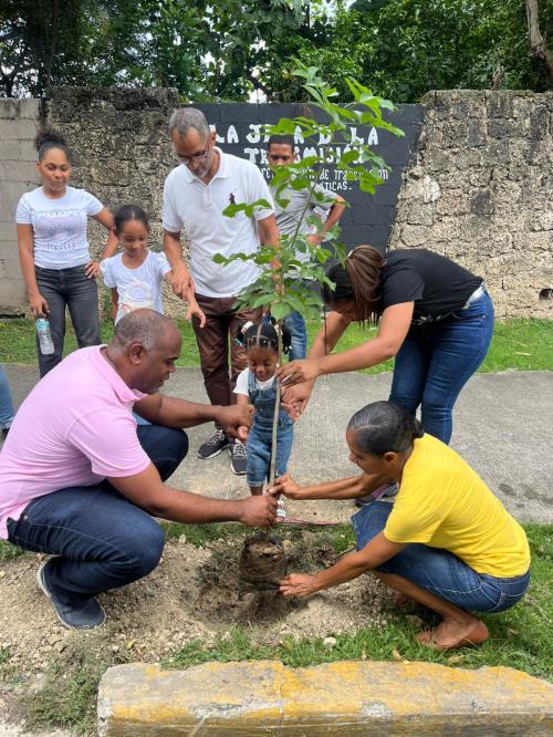 Fundación Ecológica Renacer impulsa jornada de reforestación en Cristo Rey