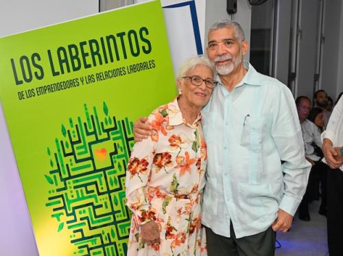 Lanzan libro como manual práctico para el emprendedor