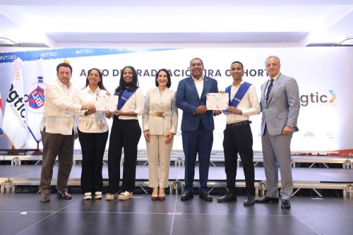 OGTIC gradúa 94 jóvenes en áreas STEM a través de su programa Semillero Digital INTRO