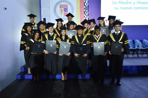 Cátedra de Sostenibilidad Alejandro E. Grullón E. entrega 5ta cohorte de su maestría