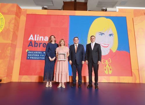 Switch Havas presenta el libro "Dominicanas que hicieron el Switch en las Industrias Creativas"