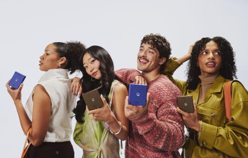 Motorola amplió su portfolio premium con nuevos razr, edge y moto g: diseño y potencia, a mano