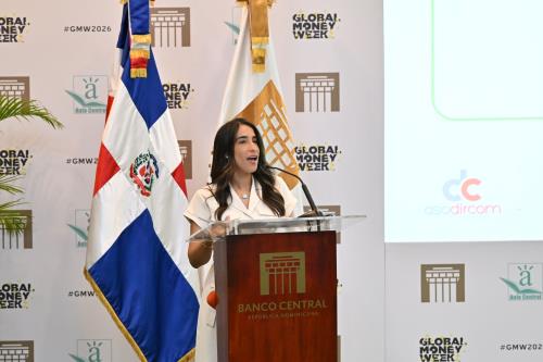 ASODIRCOM promueve la educación financiera desde la comunicación estratégica en la Semana Económica del Banco Central