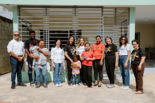 Banco Popular y FACCI entregan vivienda a niña paciente oncológica en Los Frailes