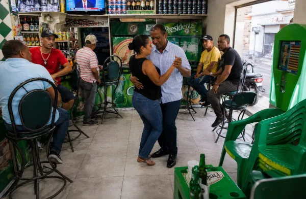 Colmado dominicano como espacio social del barrio