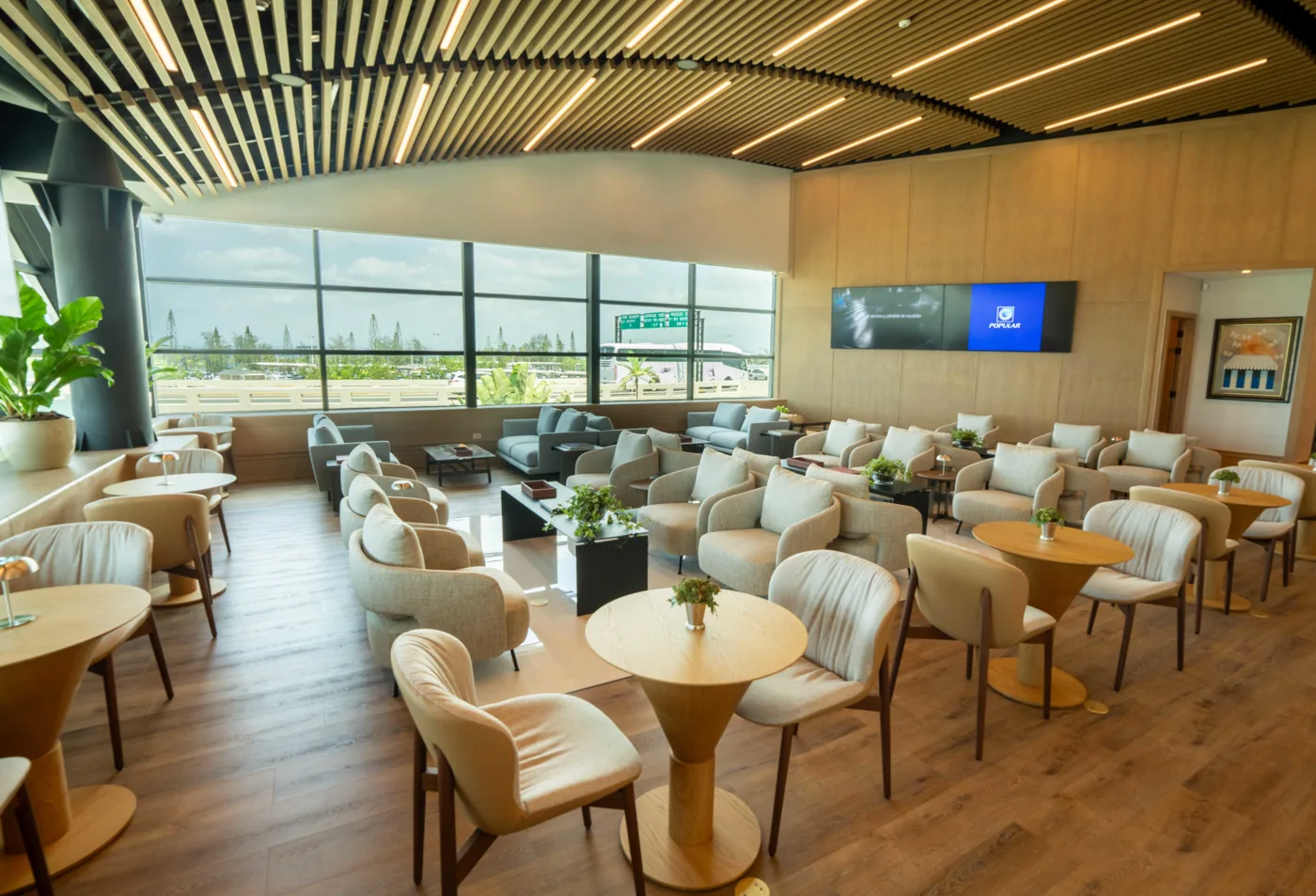 Banco Popular amplía Lounge Popular en el AILA con nuevo espacio para salida de pasajeros